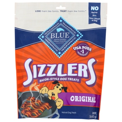 BLUE BUFFALO: Sizzlers Original Bacon-Style Dog Treats, 15 oz